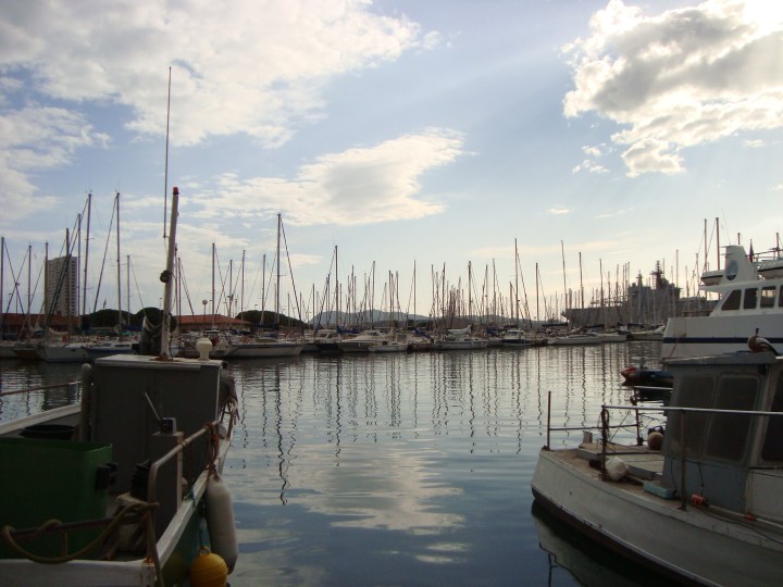 Puerto de Toulon justo al atardecer